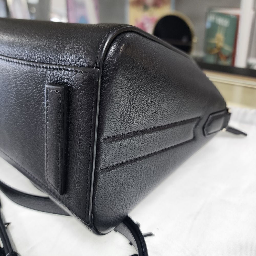 NWT Givenchy Antigona Black Leather Crossbody Handbag - Picture 8 of 11